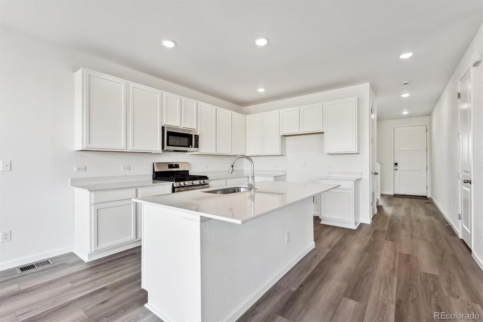 MLS Image #4 for 250  lark sparrow way,bennett, Colorado