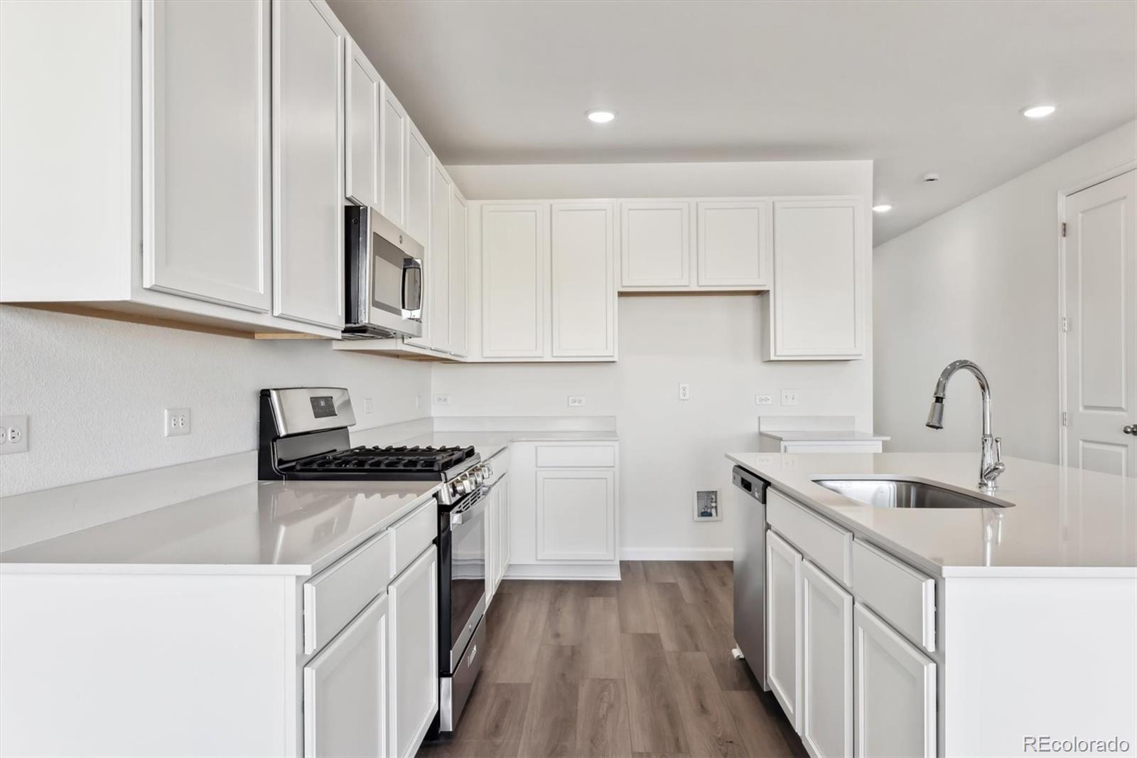 MLS Image #5 for 250  lark sparrow way,bennett, Colorado