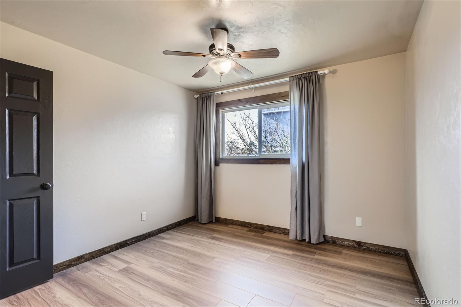 MLS Image #14 for 4901  crown boulevard,denver, Colorado