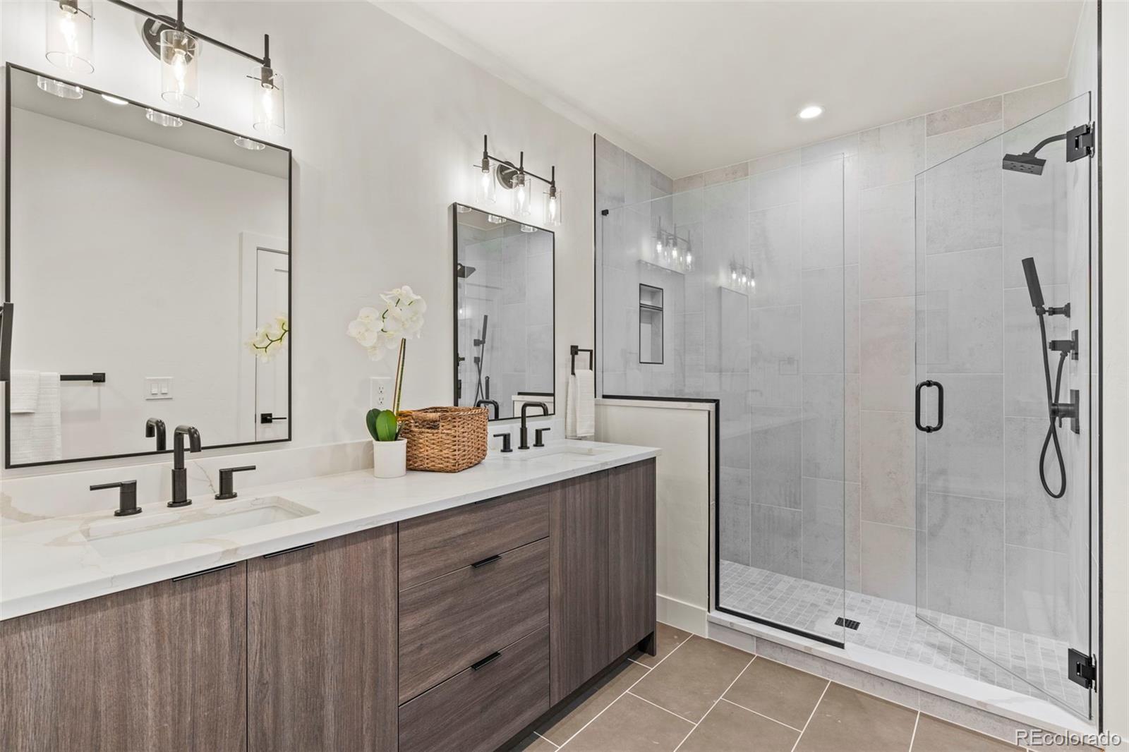 MLS Image #16 for 1719  grove street,denver, Colorado