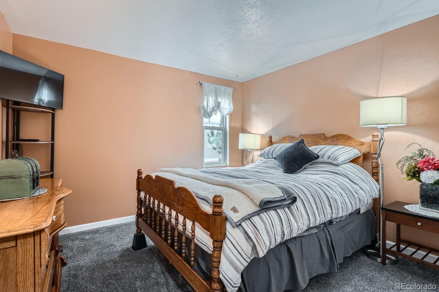 MLS Image #13 for 1050 s monaco parkway,denver, Colorado