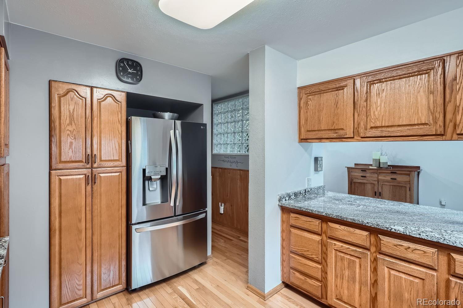 MLS Image #9 for 1050 s monaco parkway,denver, Colorado