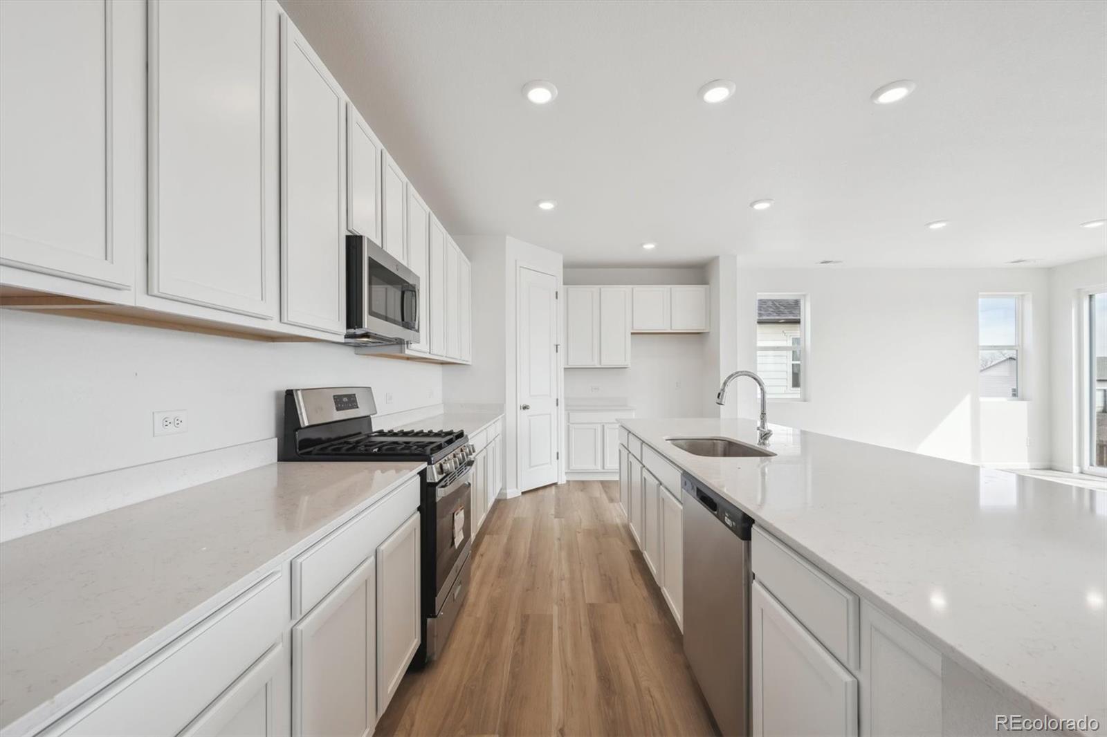 MLS Image #4 for 210  lark sparrow way,bennett, Colorado