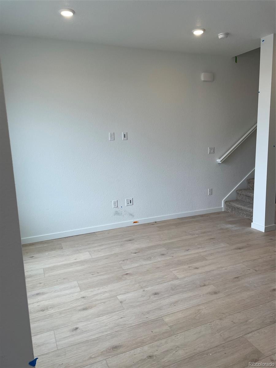 MLS Image #3 for 6582  arbor boulevard,thornton, Colorado