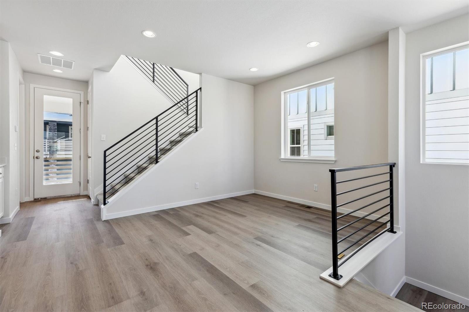 MLS Image #6 for 8570  eagle river street,littleton, Colorado