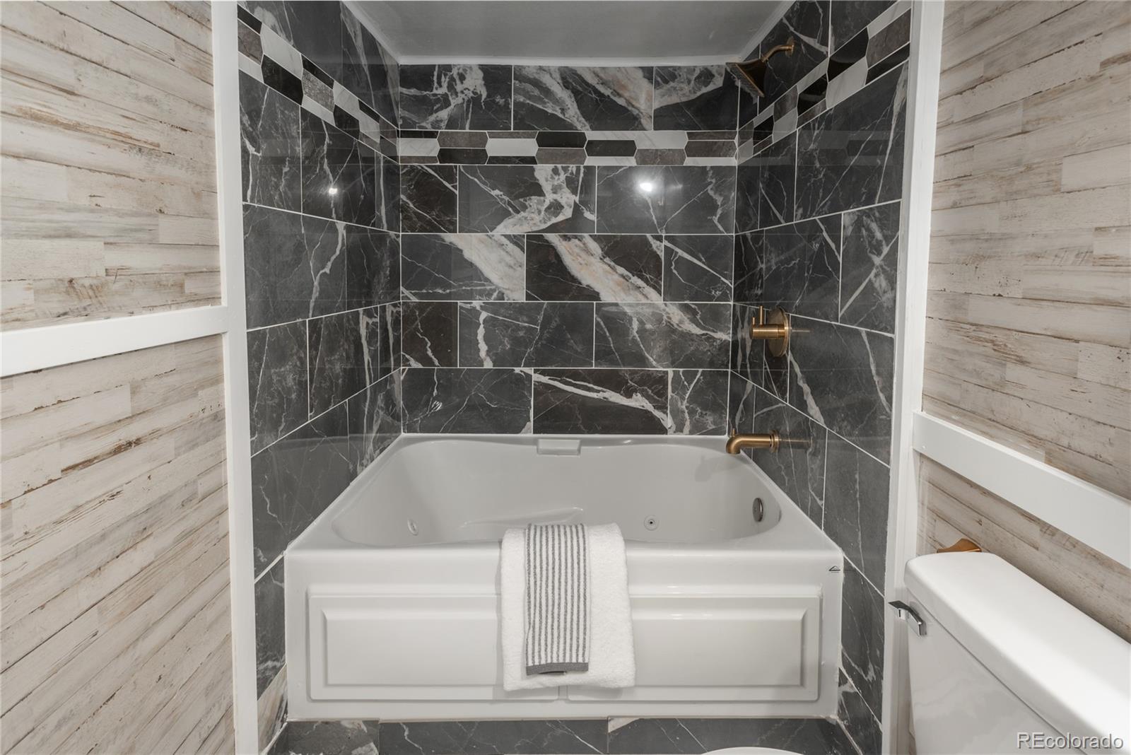 MLS Image #29 for 12048 e canal drive,aurora, Colorado
