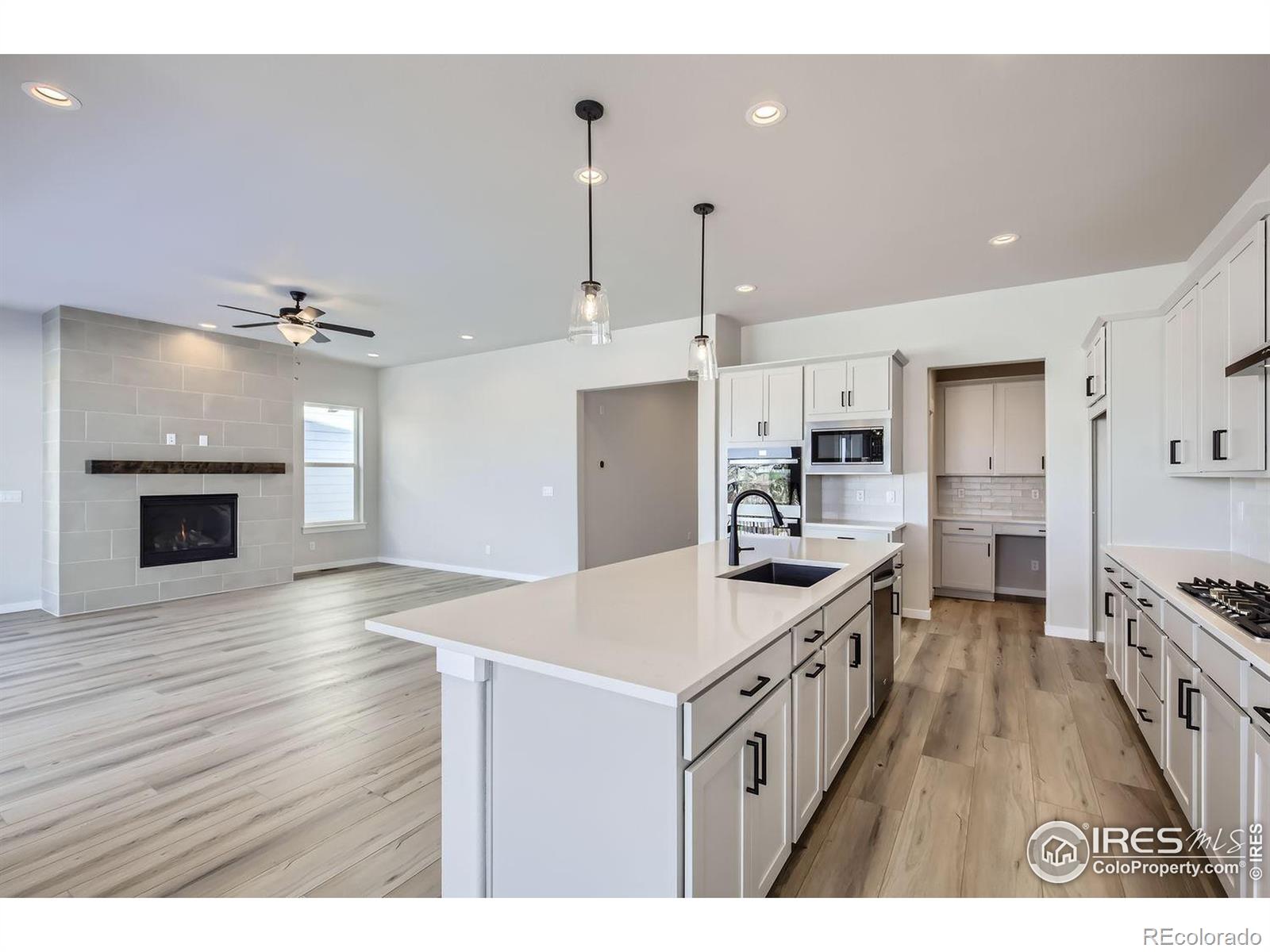 MLS Image #10 for 2008  dusk drive,windsor, Colorado