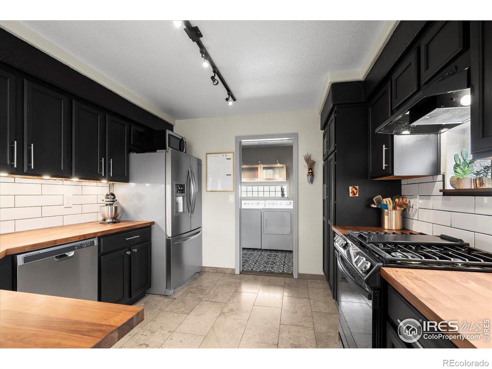 MLS Image #10 for 20000  mitchell place,denver, Colorado