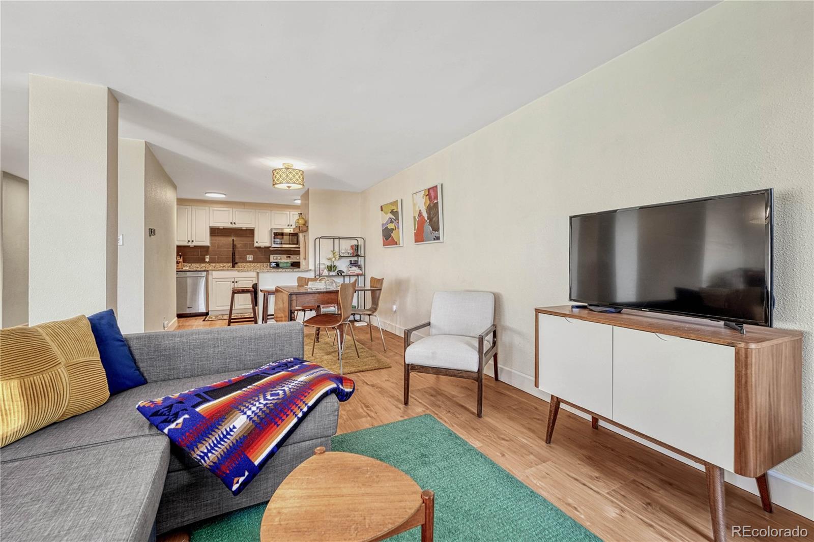 MLS Image #11 for 2500 s york street,denver, Colorado