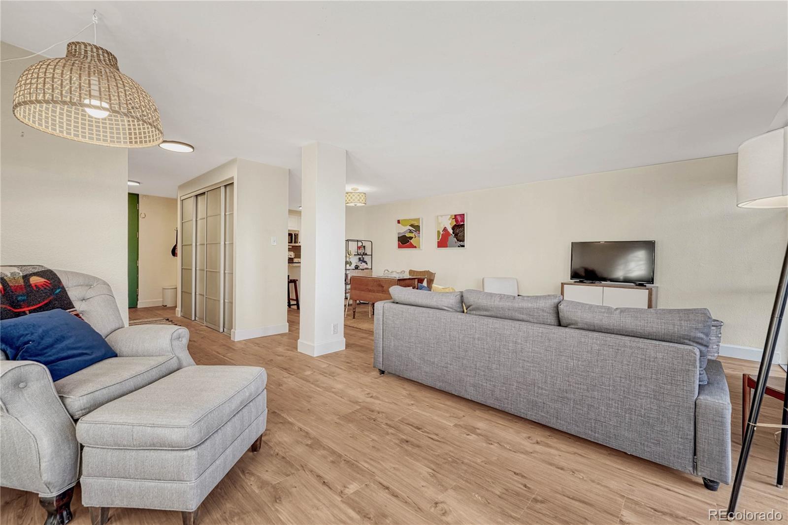 MLS Image #12 for 2500 s york street,denver, Colorado