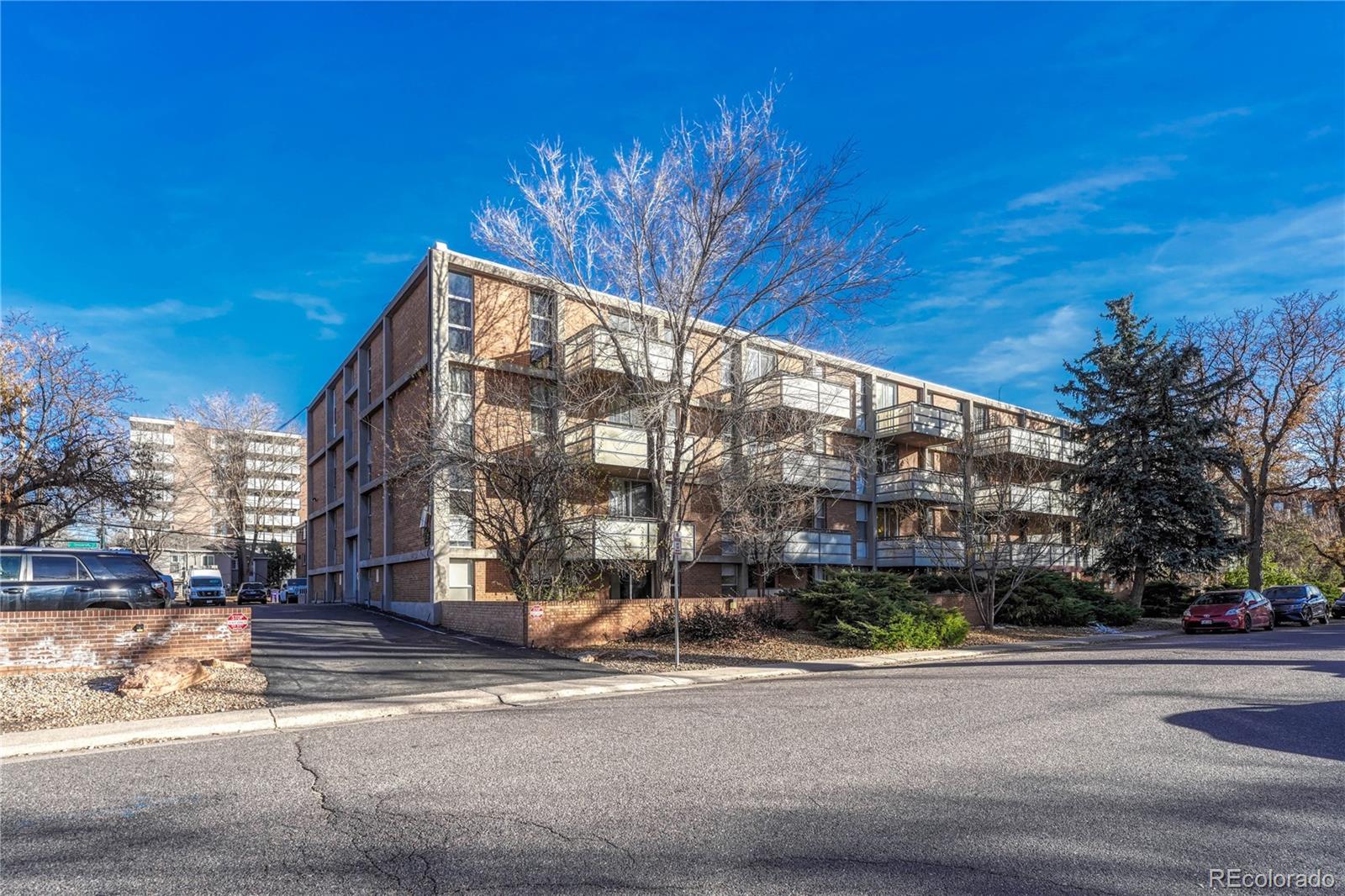 MLS Image #4 for 2500 s york street,denver, Colorado