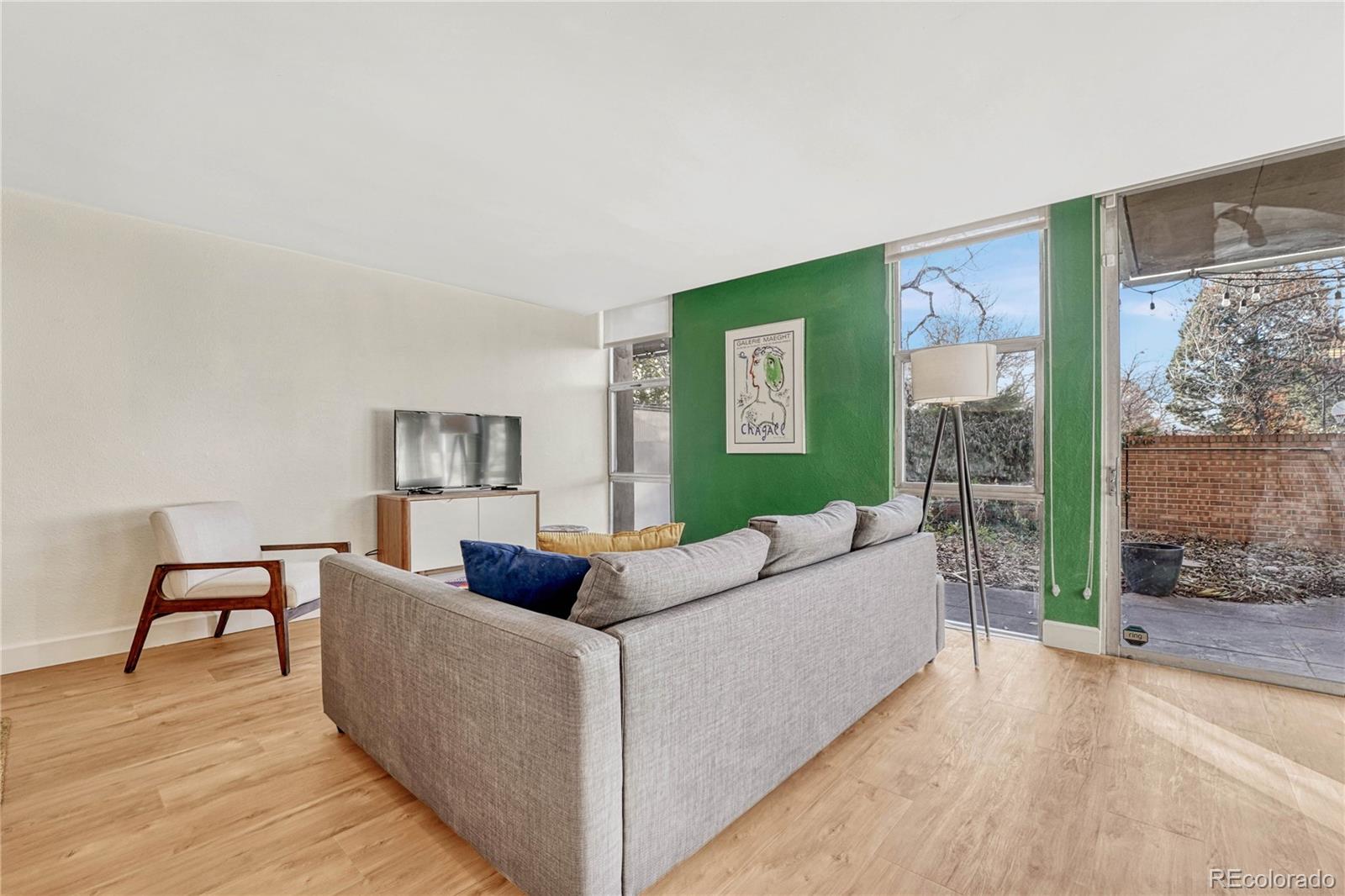 MLS Image #8 for 2500 s york street,denver, Colorado