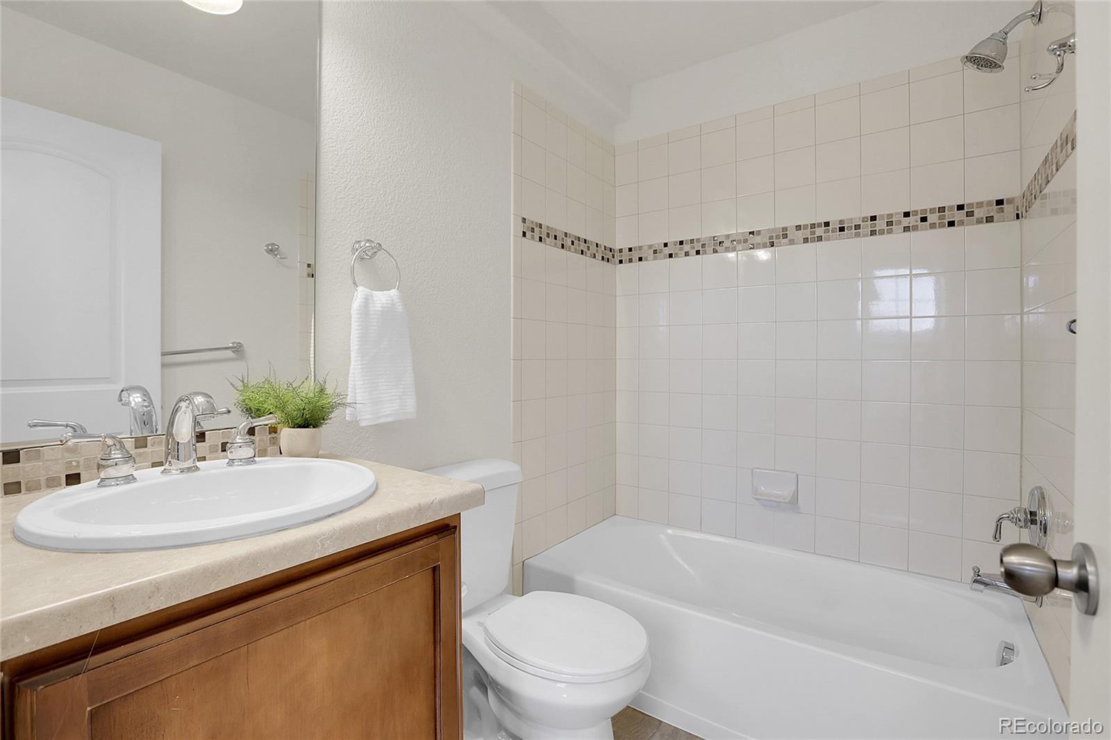 MLS Image #16 for 10108 e 31st avenue,denver, Colorado