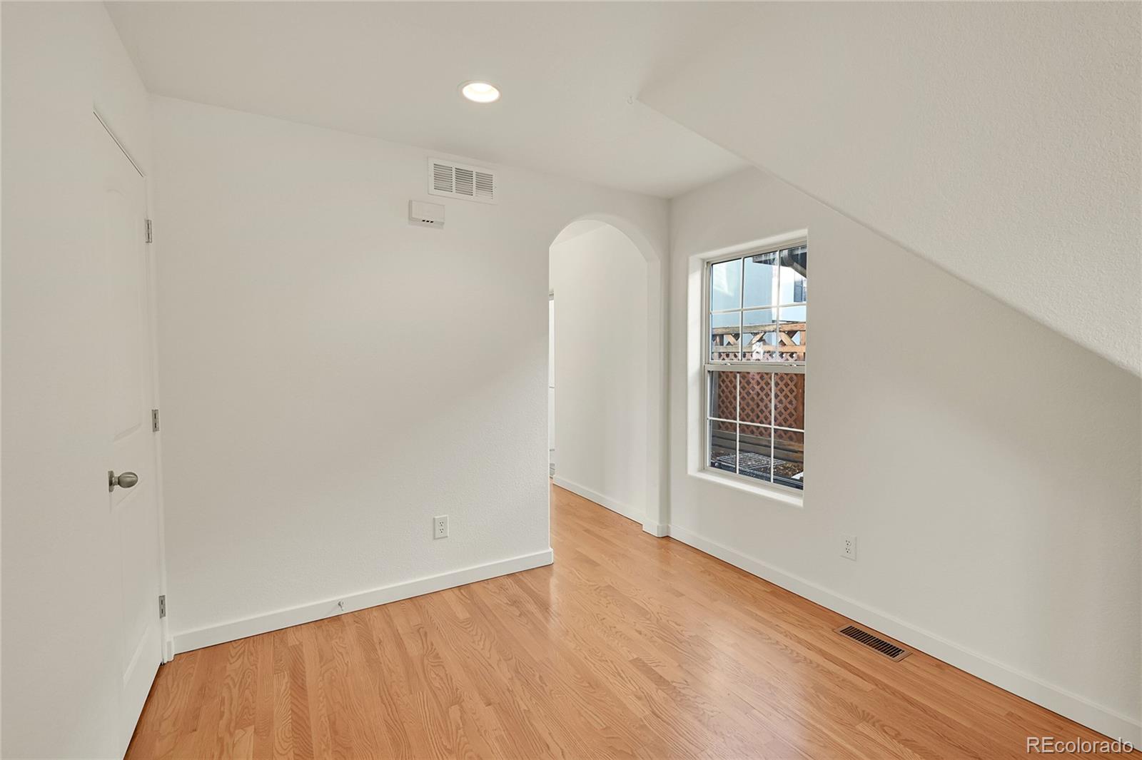 MLS Image #20 for 10108 e 31st avenue,denver, Colorado