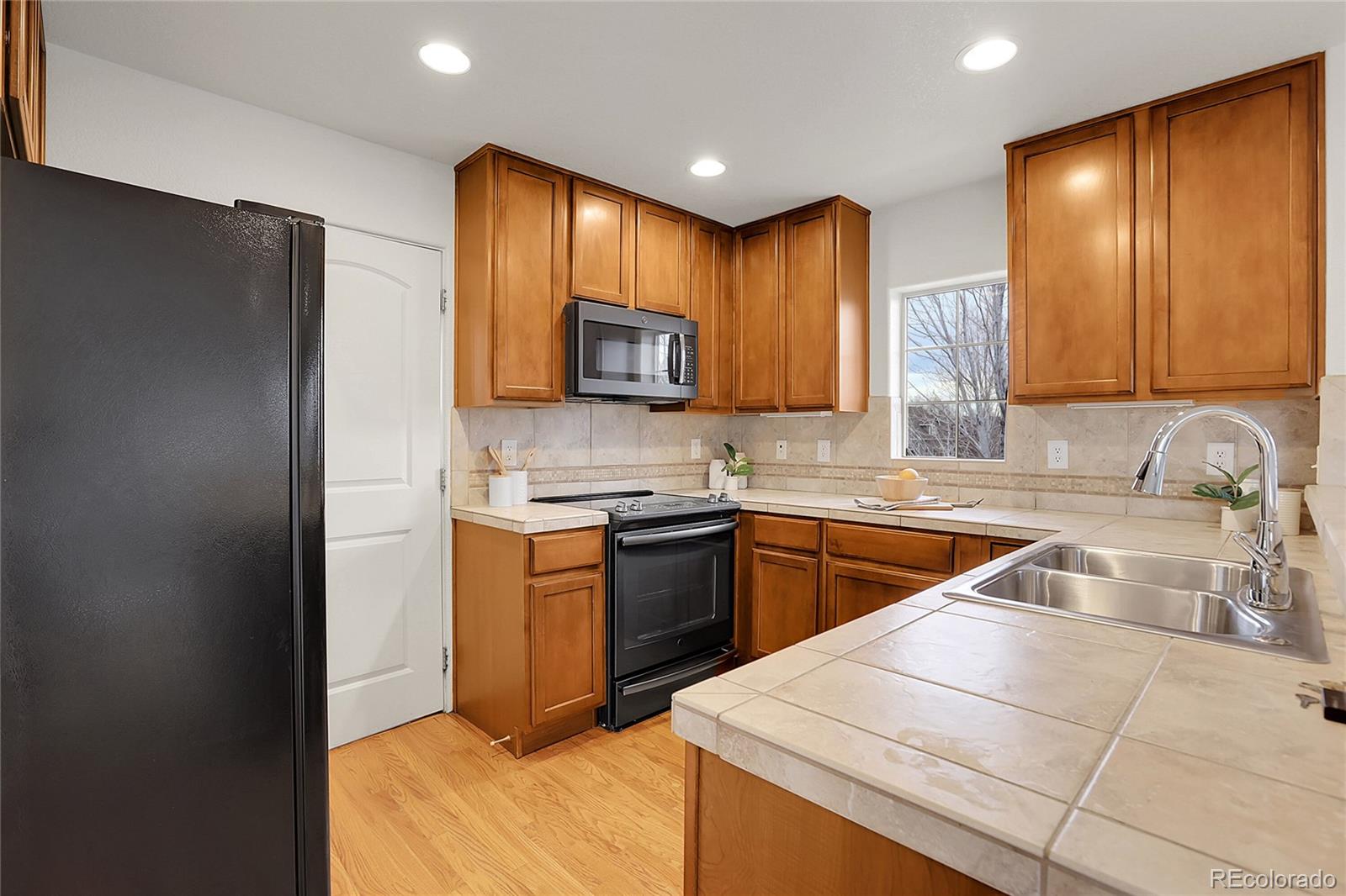 MLS Image #7 for 10108 e 31st avenue,denver, Colorado