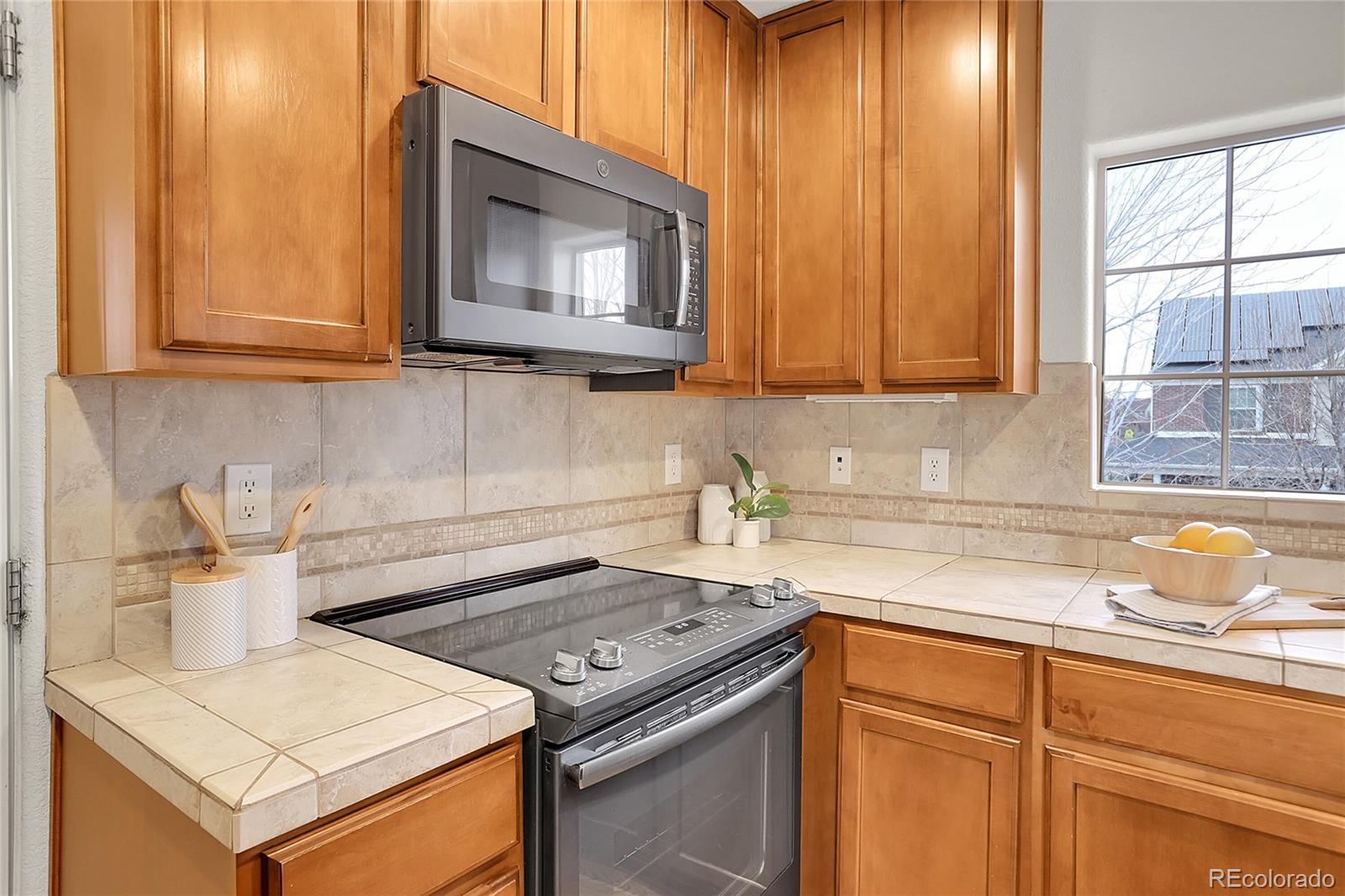 MLS Image #9 for 10108 e 31st avenue,denver, Colorado