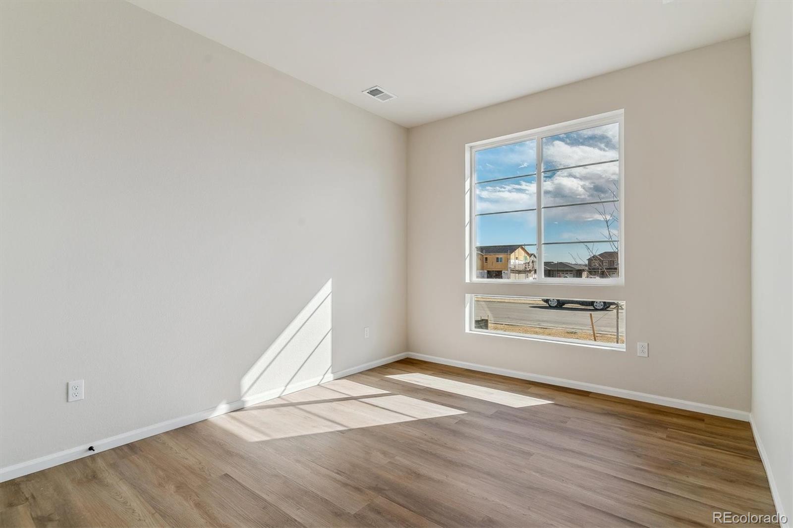 MLS Image #10 for 24705 e 41st avenue,aurora, Colorado