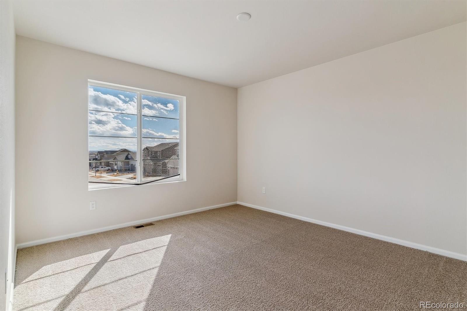 MLS Image #17 for 24705 e 41st avenue,aurora, Colorado