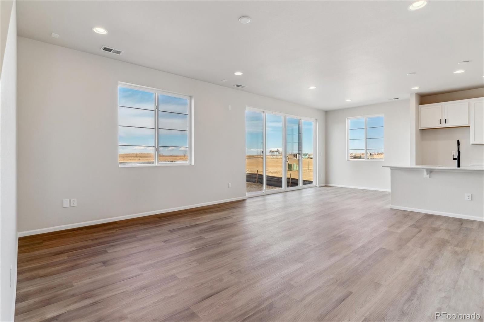 MLS Image #5 for 24705 e 41st avenue,aurora, Colorado