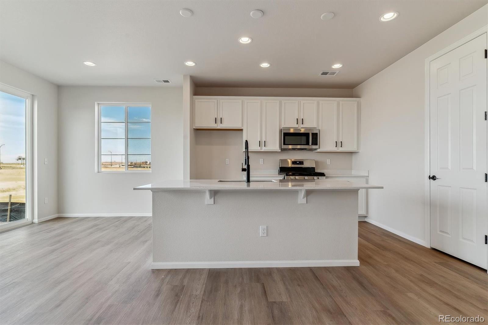 MLS Image #6 for 24705 e 41st avenue,aurora, Colorado