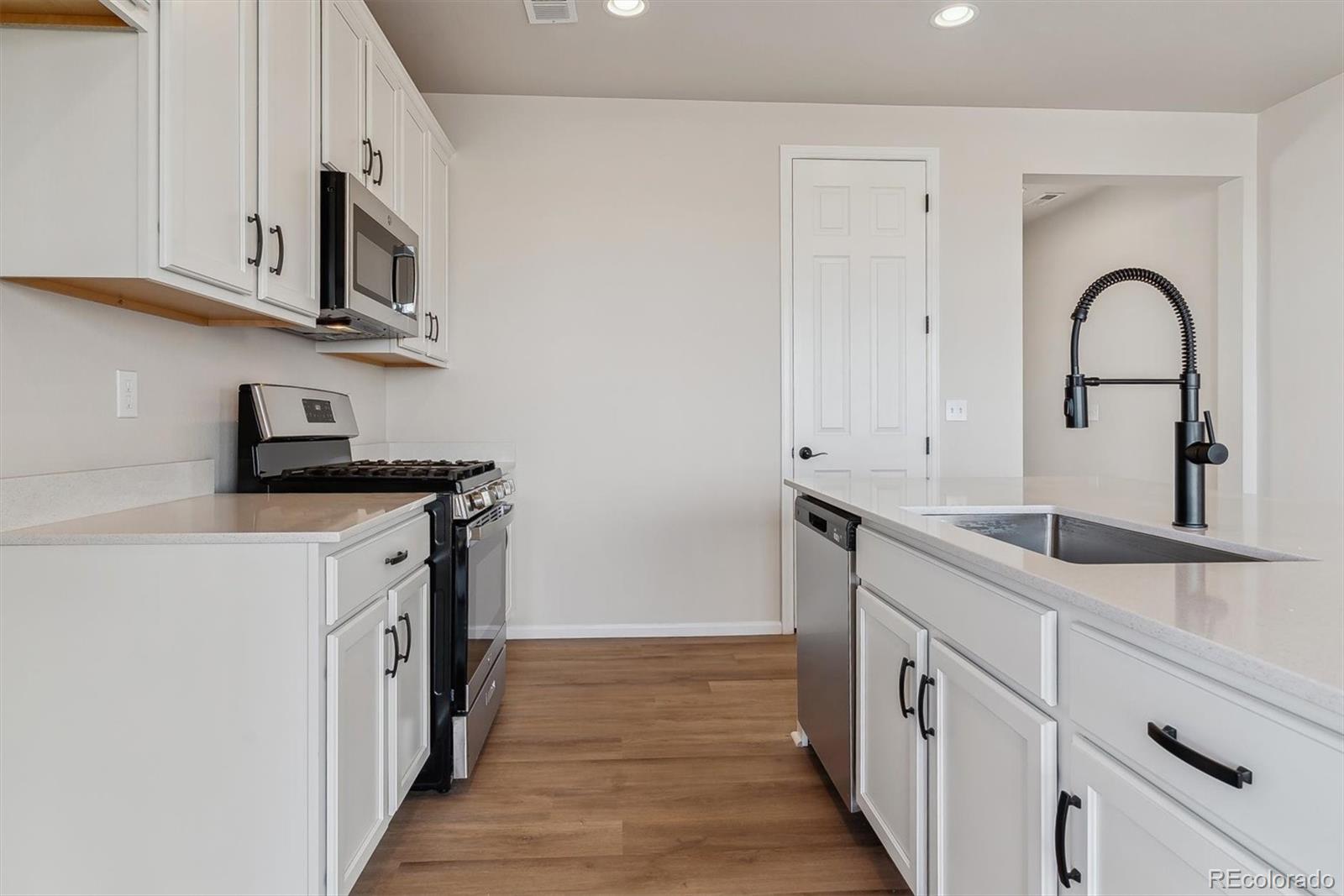 MLS Image #9 for 24705 e 41st avenue,aurora, Colorado