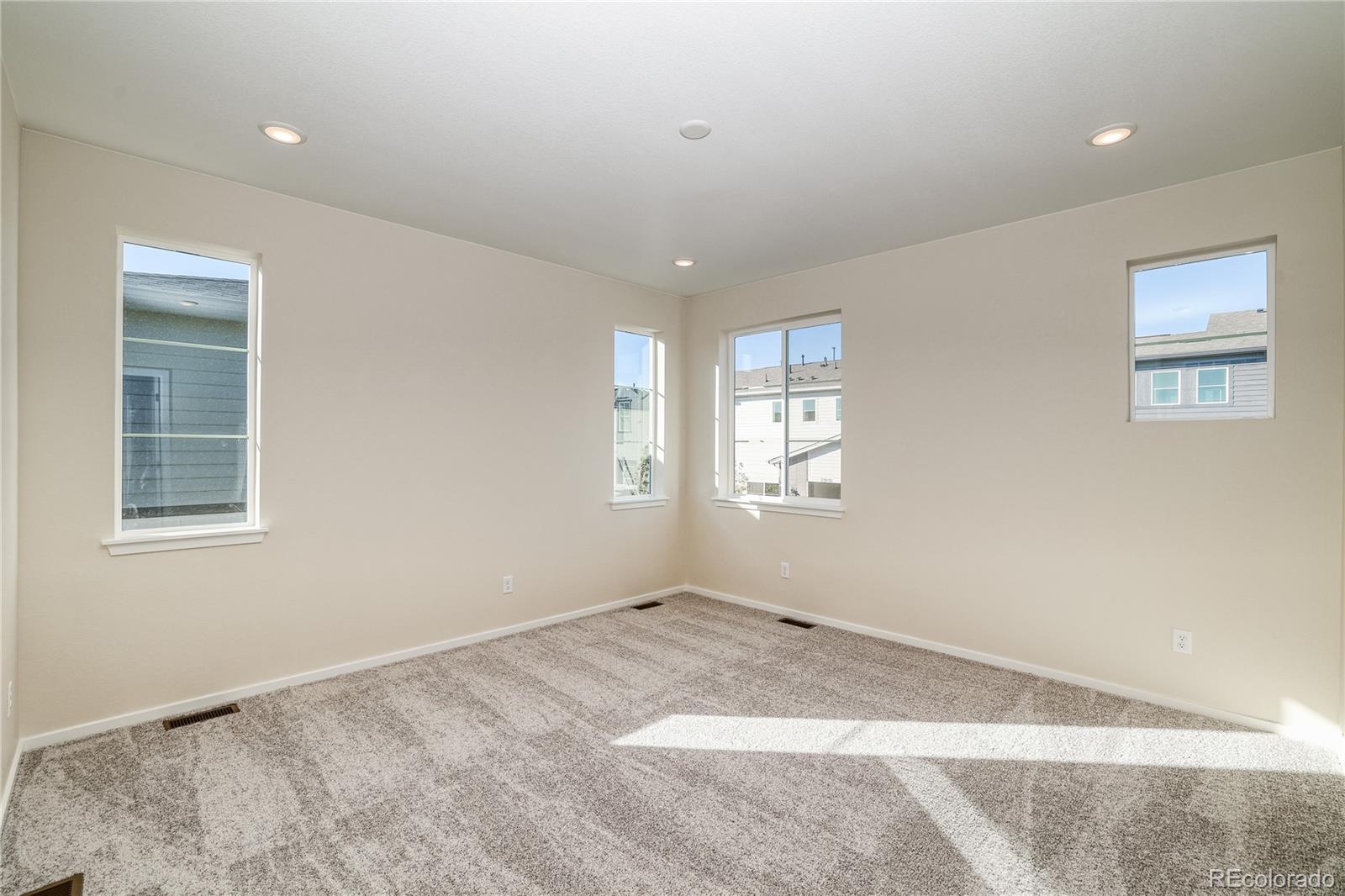 MLS Image #13 for 23941 e 40th avenue,aurora, Colorado