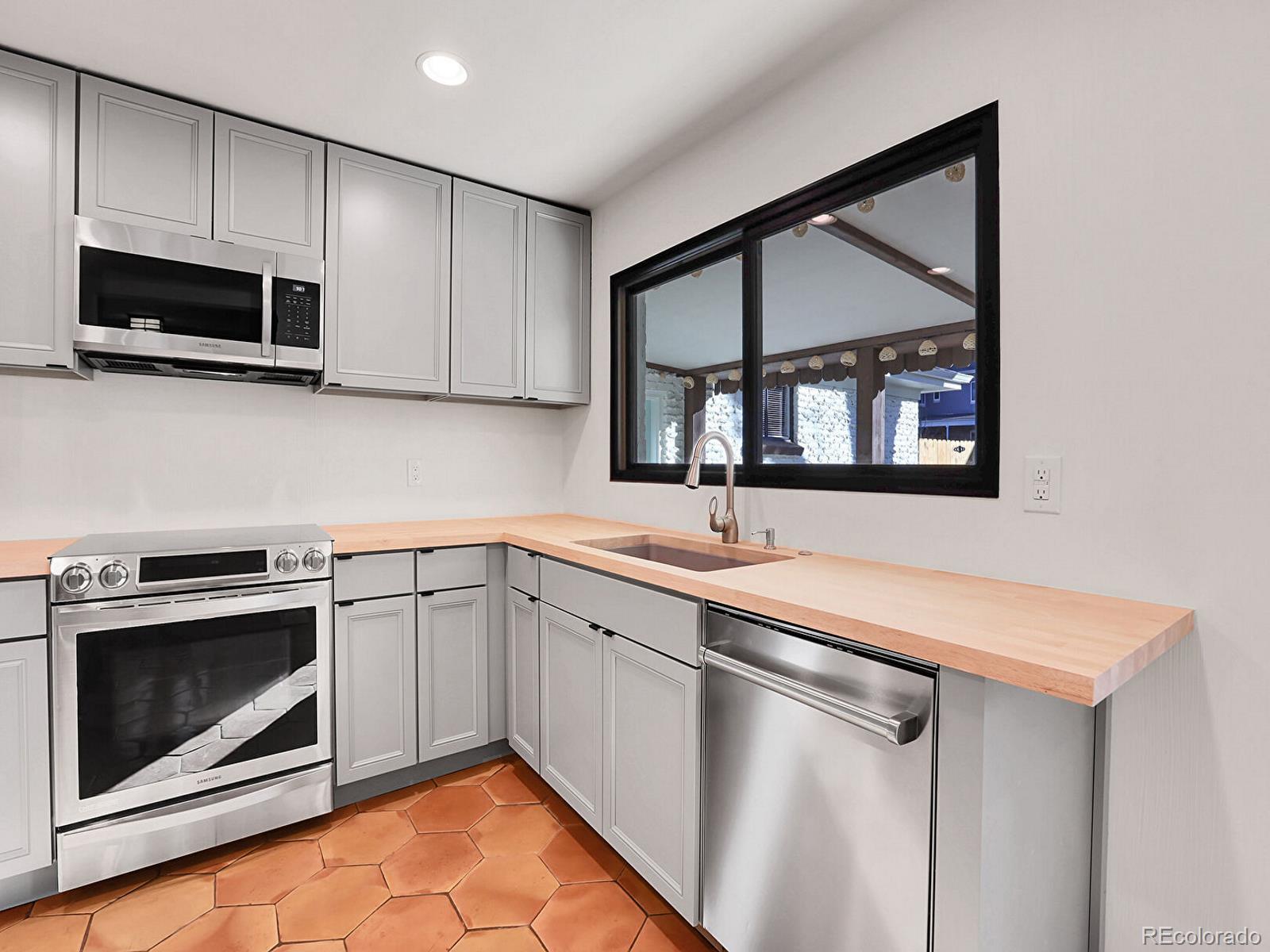 MLS Image #11 for 1130  locust street,denver, Colorado