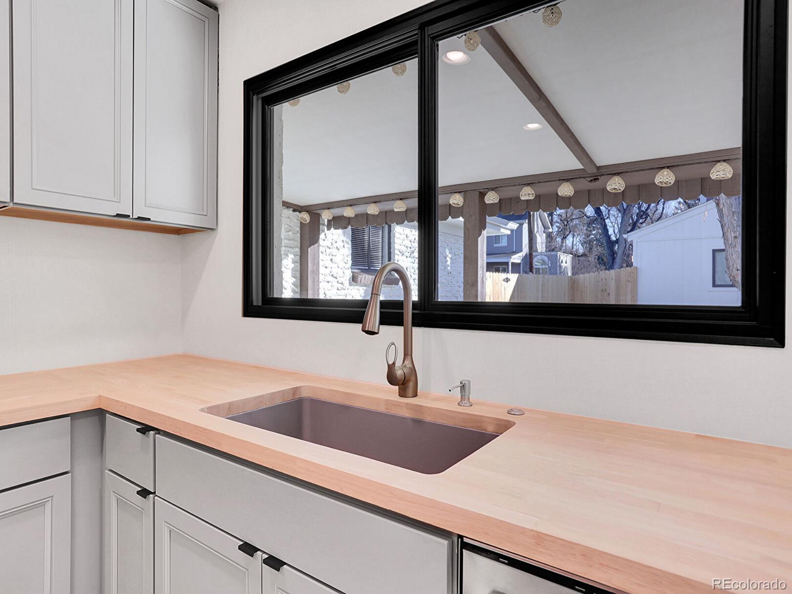 MLS Image #12 for 1130  locust street,denver, Colorado