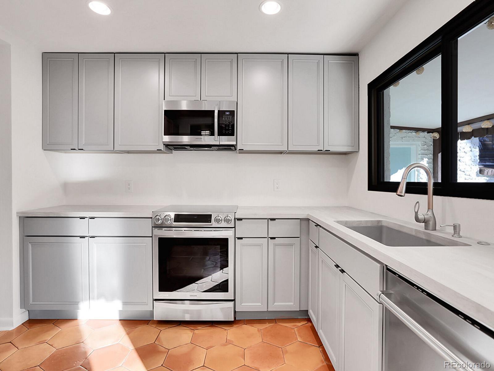 MLS Image #13 for 1130  locust street,denver, Colorado