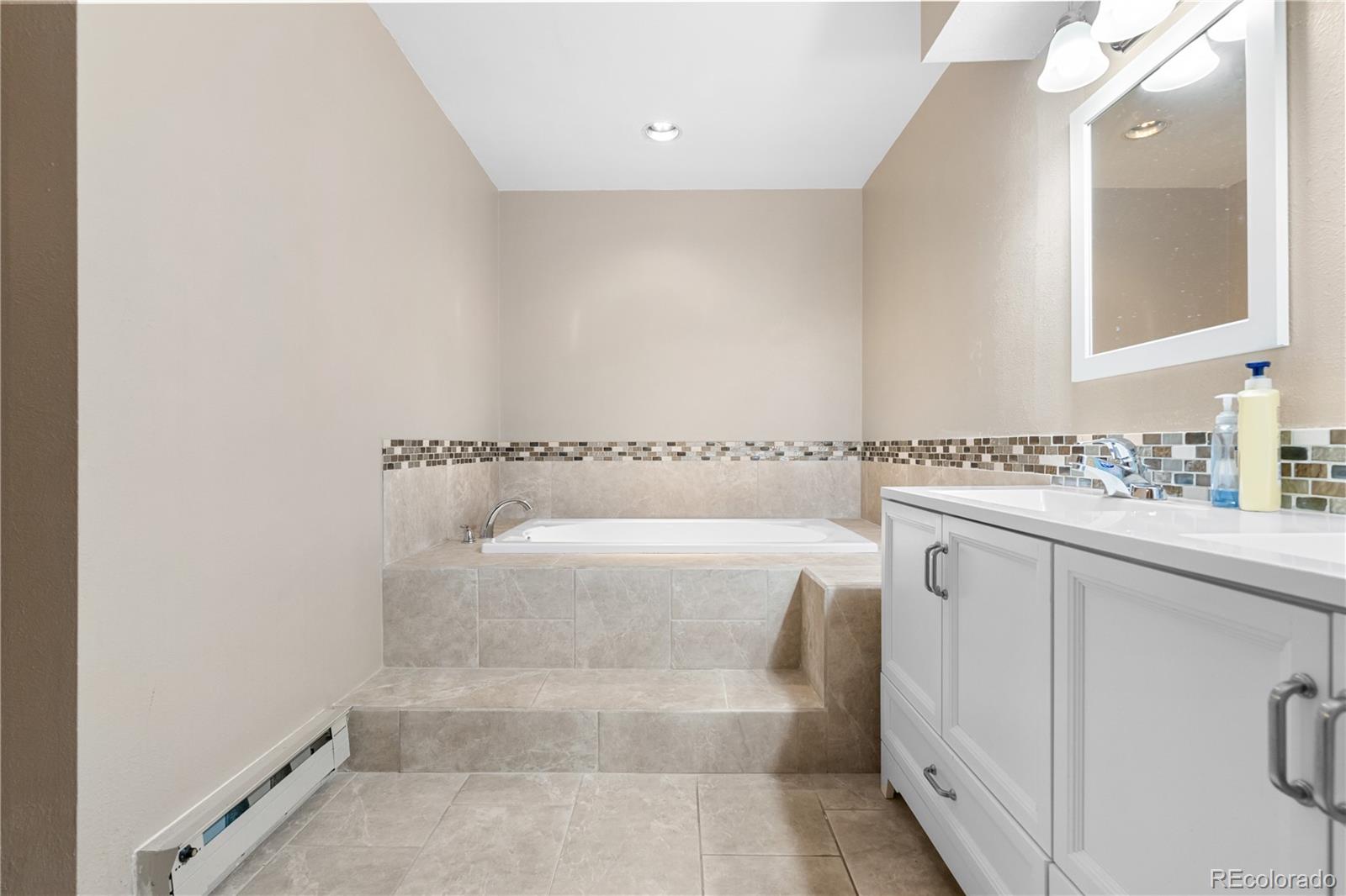 MLS Image #13 for 13950 e oxford place,aurora, Colorado