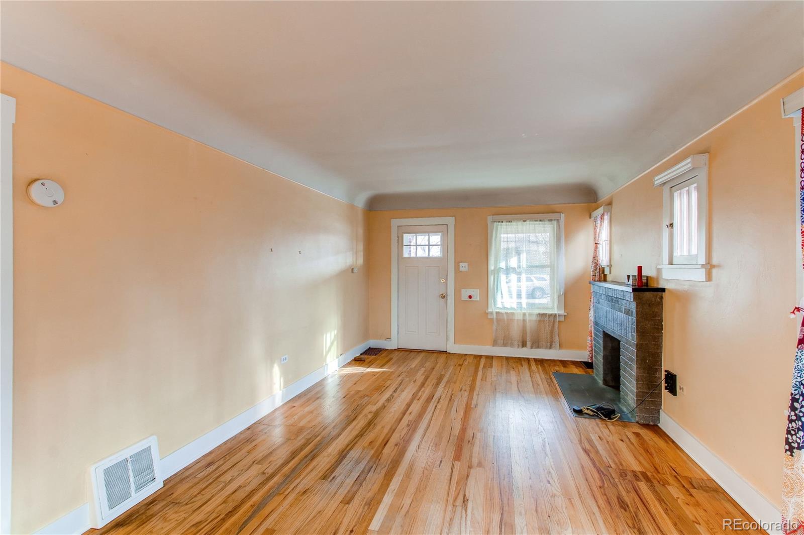 MLS Image #4 for 1675 s marion street,denver, Colorado