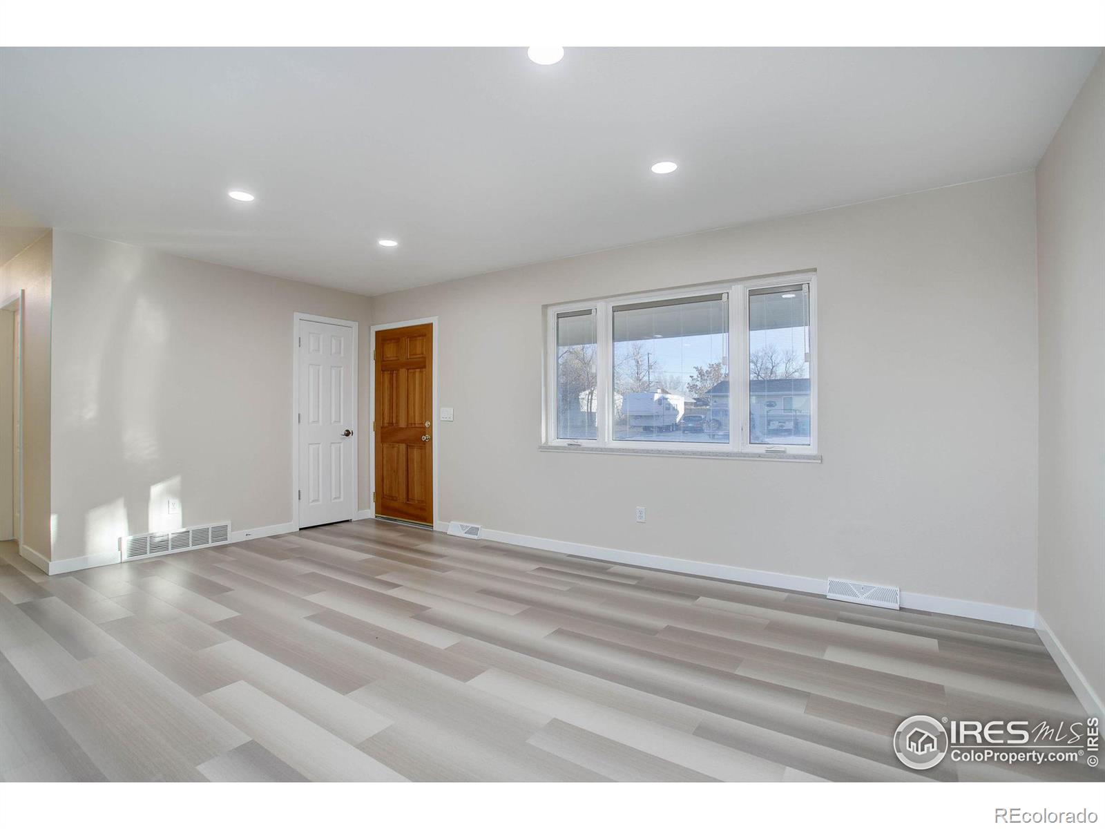 MLS Image #7 for 449  douglas drive,denver, Colorado