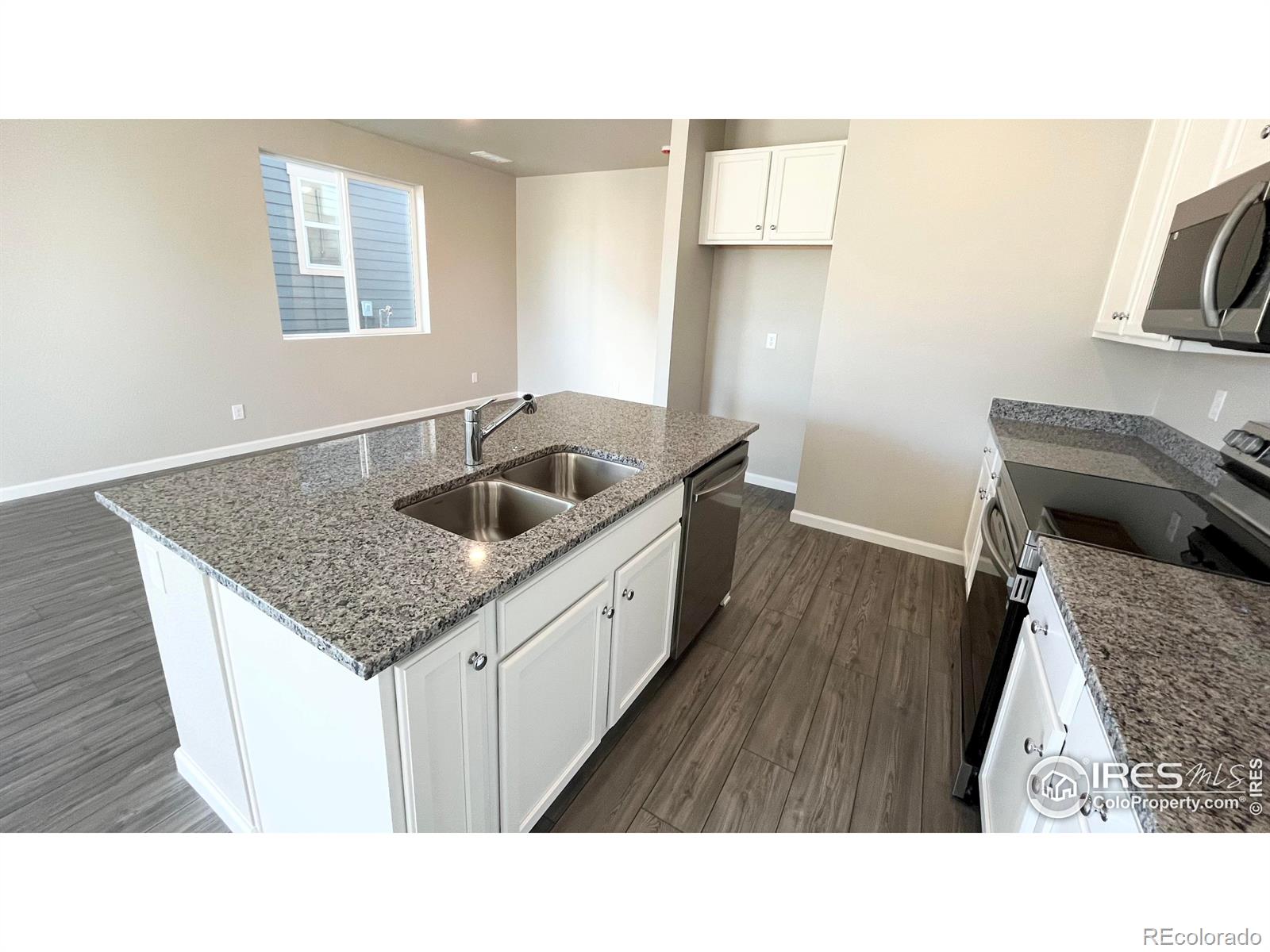 MLS Image #3 for 296  scaup lane,johnstown, Colorado