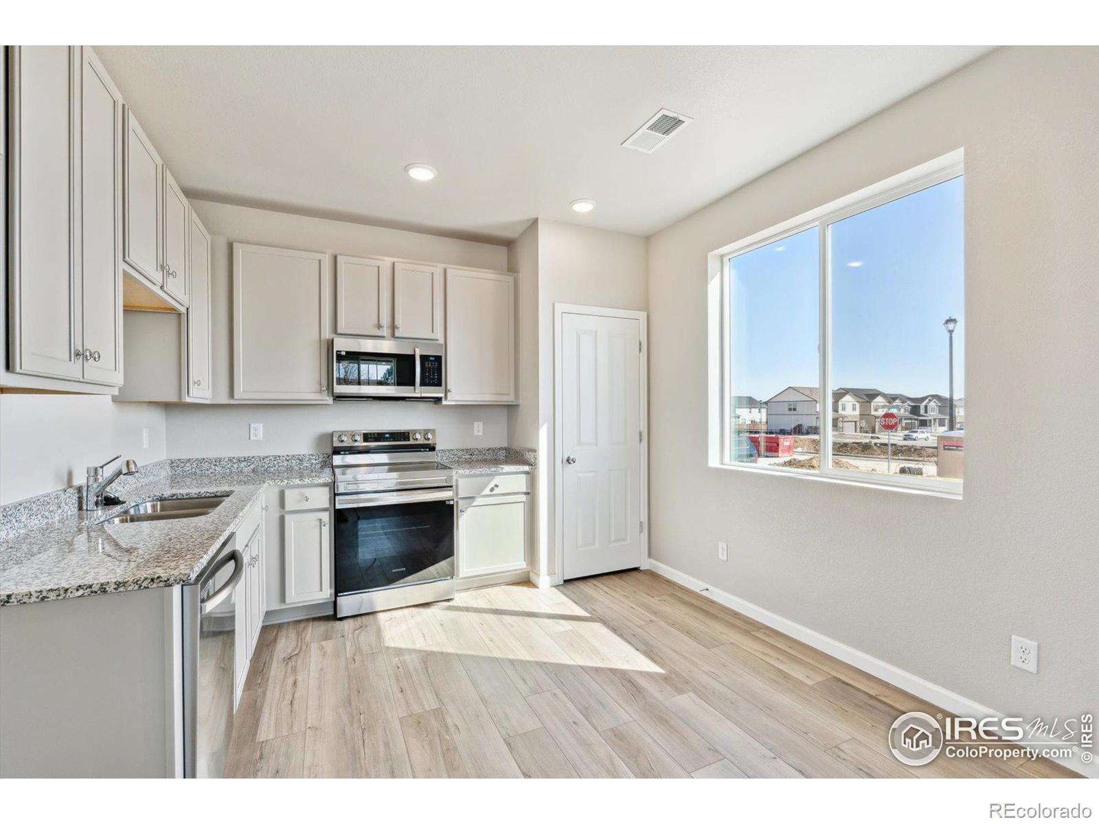 MLS Image #6 for 302  scaup lane,johnstown, Colorado