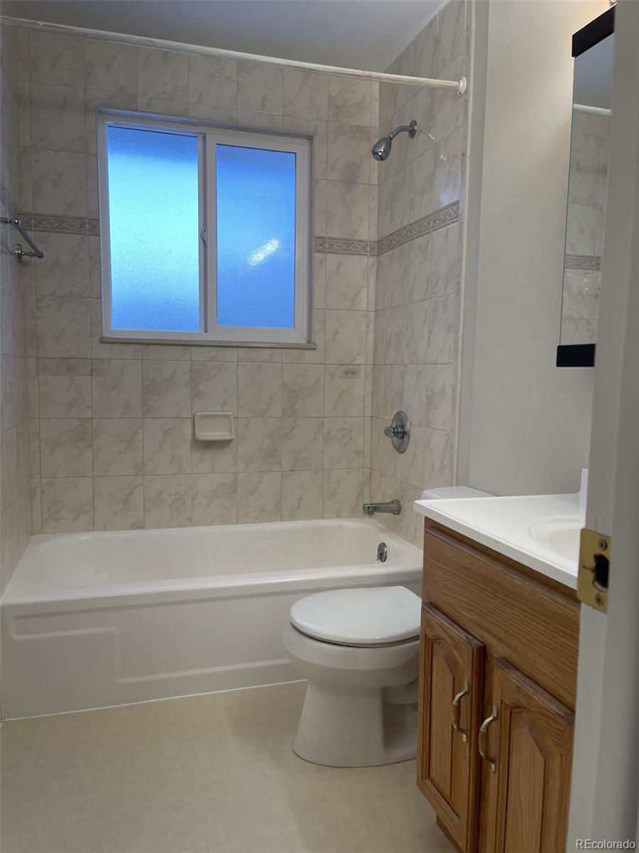 MLS Image #12 for 3062 s florence court,denver, Colorado