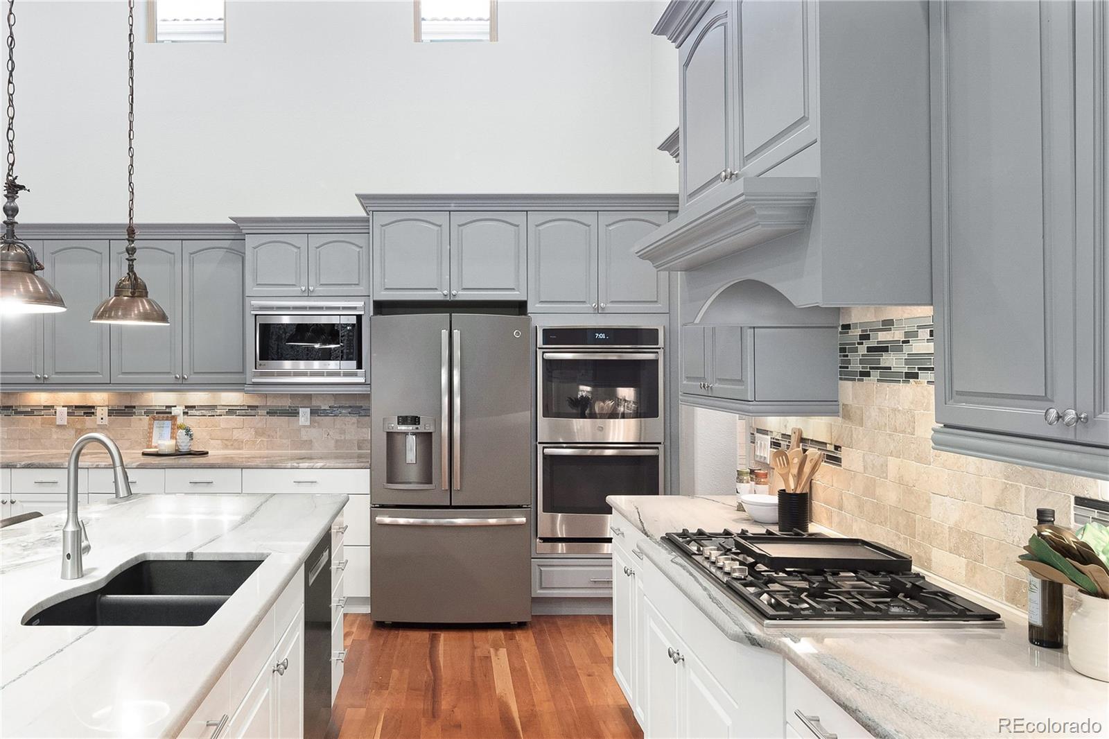 MLS Image #14 for 9715 e 33rd avenue,denver, Colorado