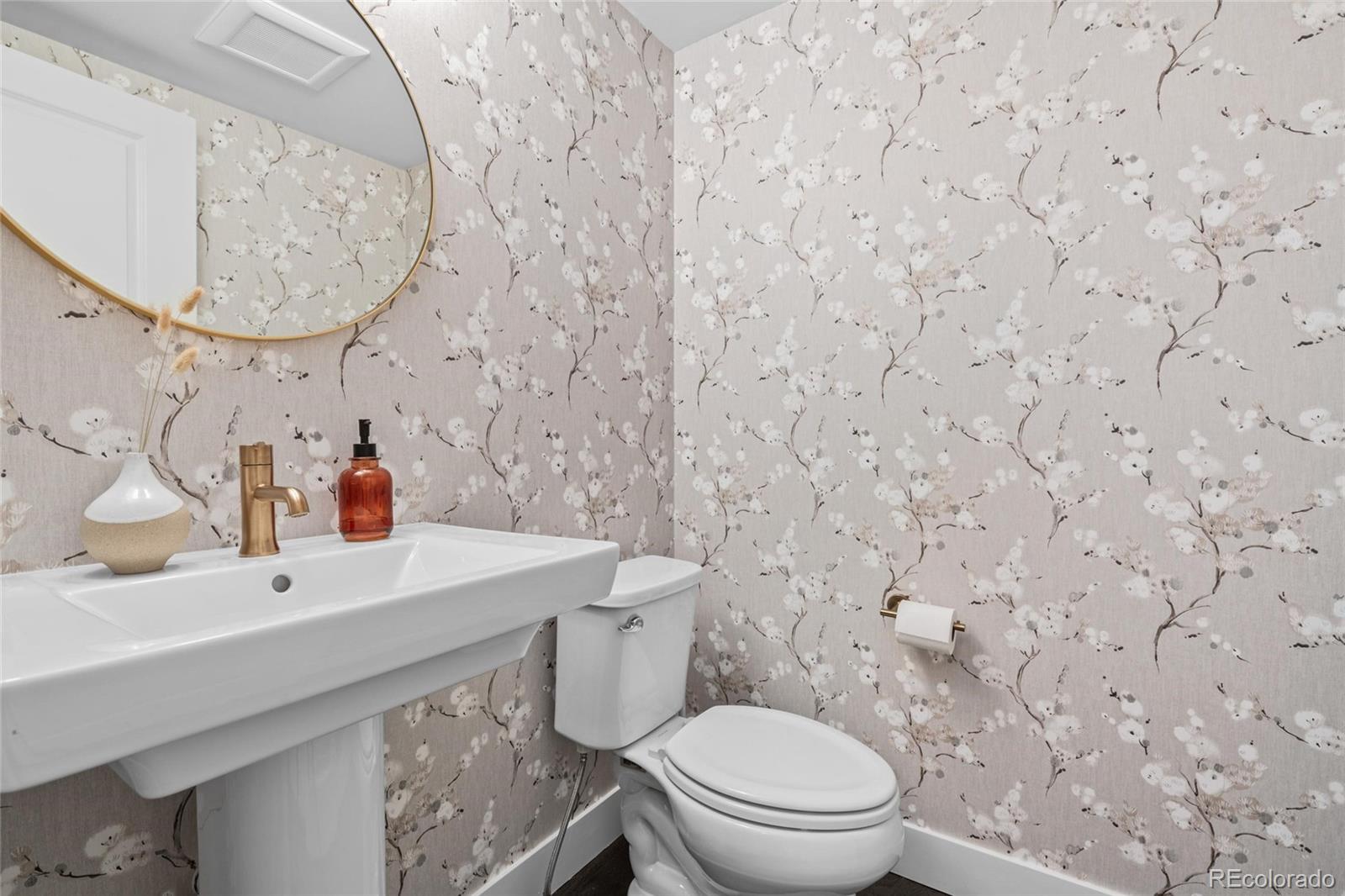 MLS Image #14 for 745  robert street,longmont, Colorado