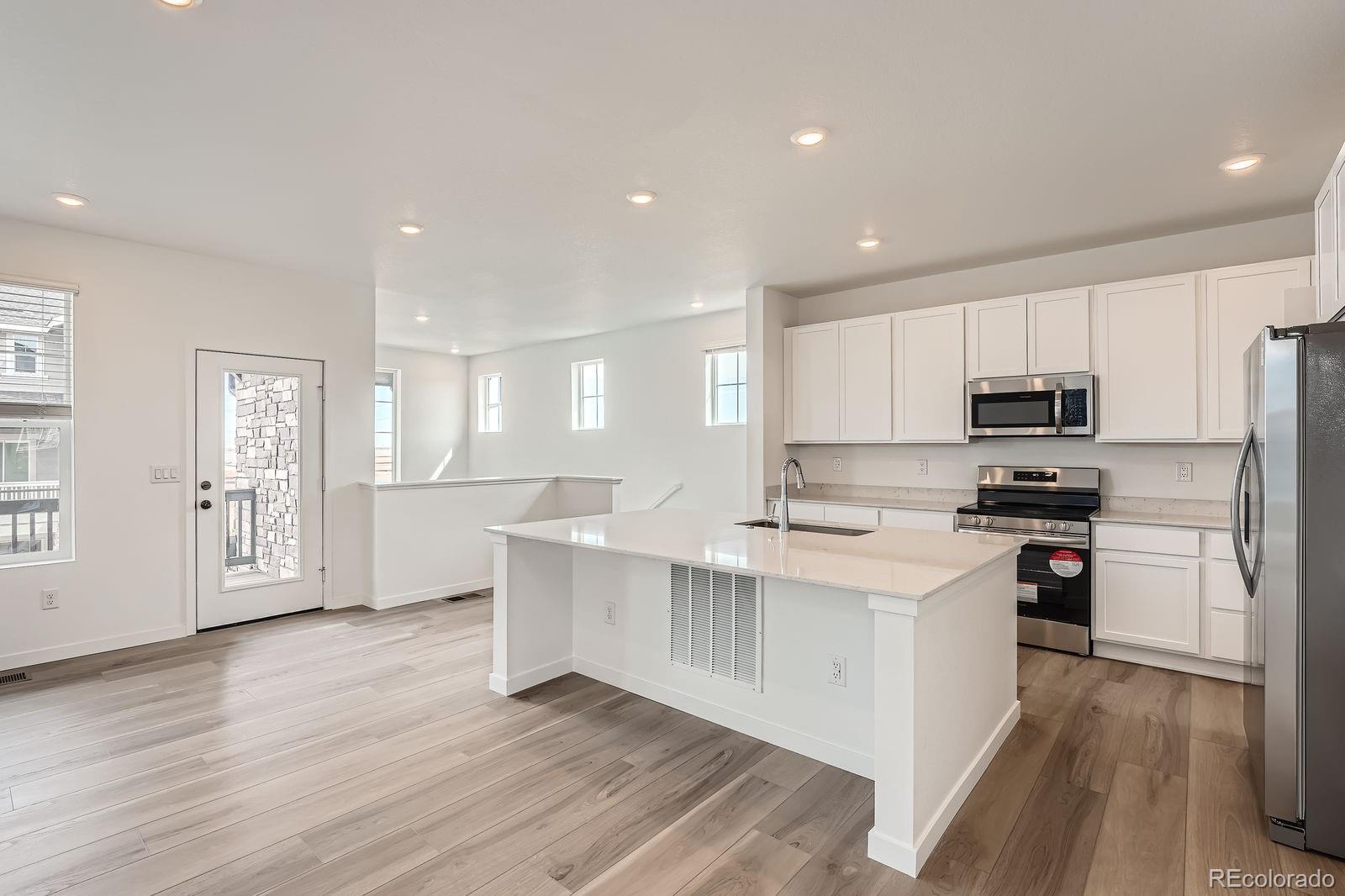 MLS Image #3 for 2090 s haleyville way,aurora, Colorado