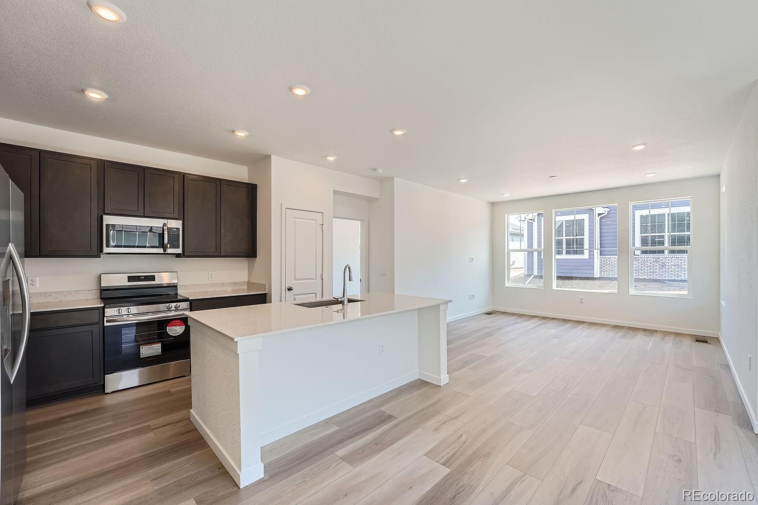 MLS Image #3 for 5128 n quemoy street,aurora, Colorado
