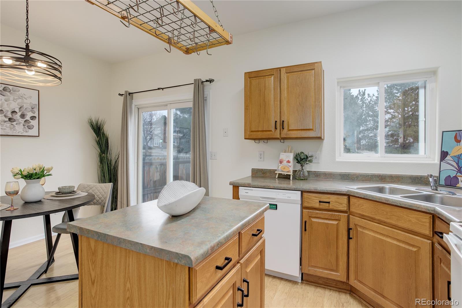 MLS Image #10 for 4504 s cimmarron circle,aurora, Colorado