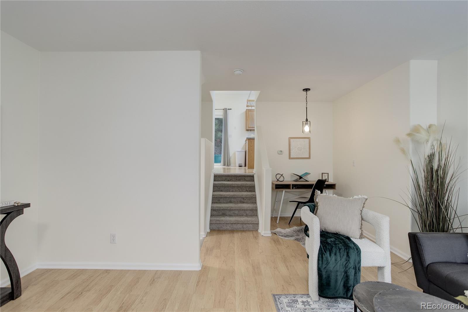 MLS Image #6 for 4504 s cimmarron circle,aurora, Colorado