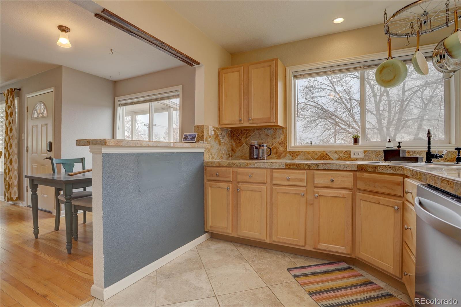 MLS Image #8 for 711 s mariposa way,denver, Colorado