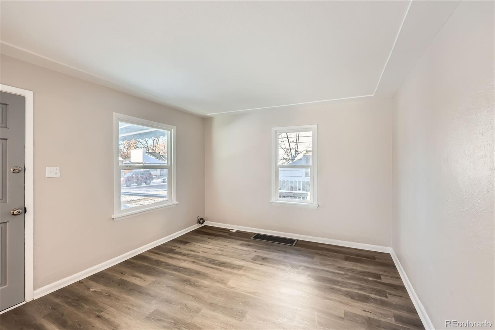 MLS Image #4 for 2360 s franklin street,denver, Colorado