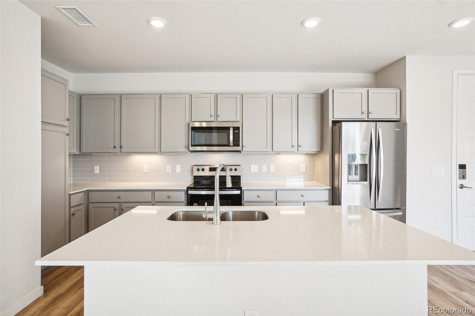 MLS Image #14 for 487  interlocken boulevard,broomfield, Colorado