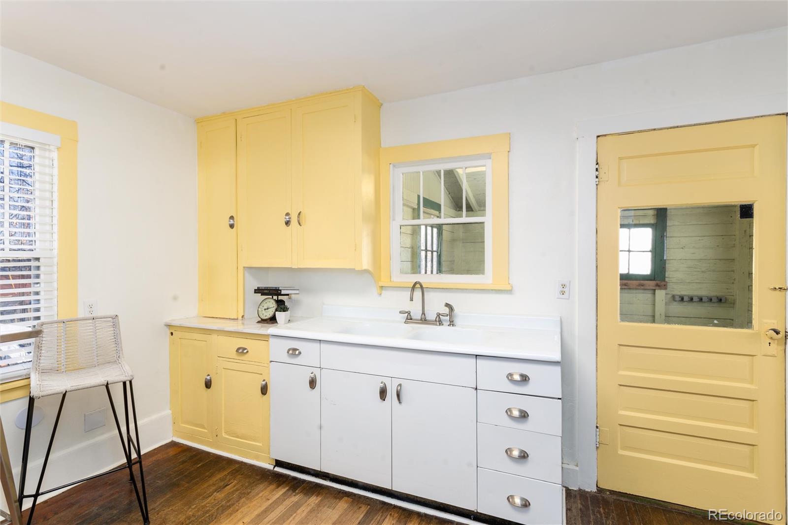 MLS Image #11 for 203 w rafferty gardens avenue,littleton, Colorado