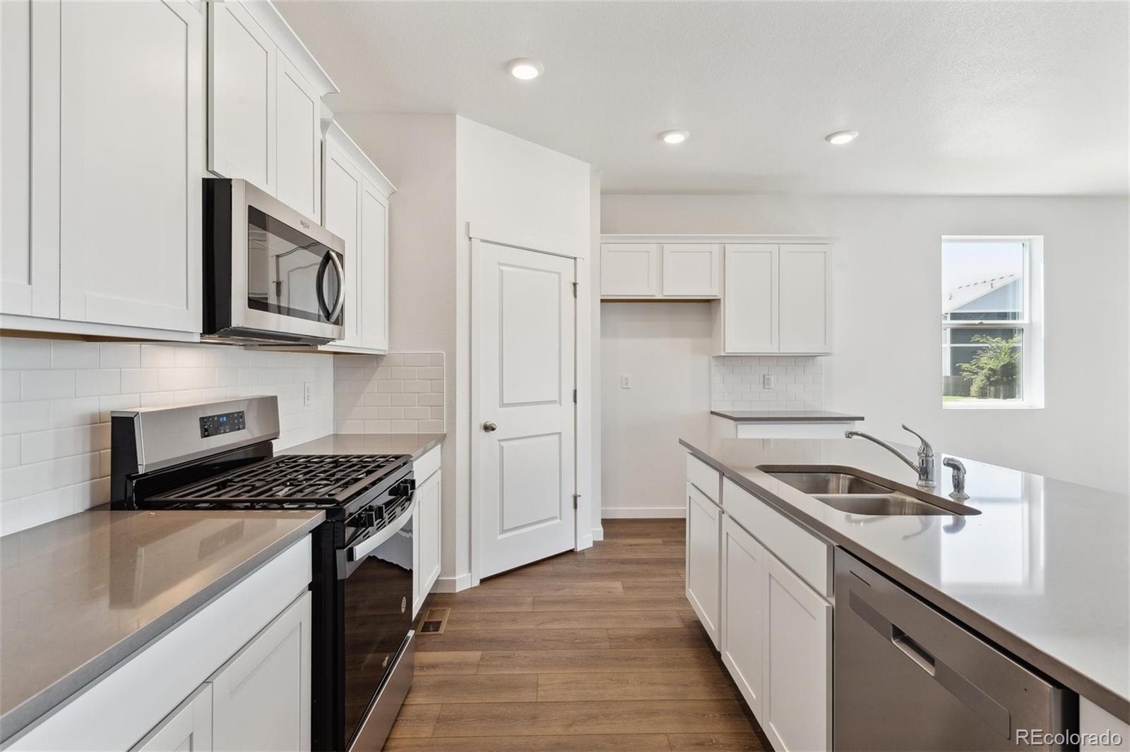 MLS Image #14 for 825  elias tarn drive,severance, Colorado