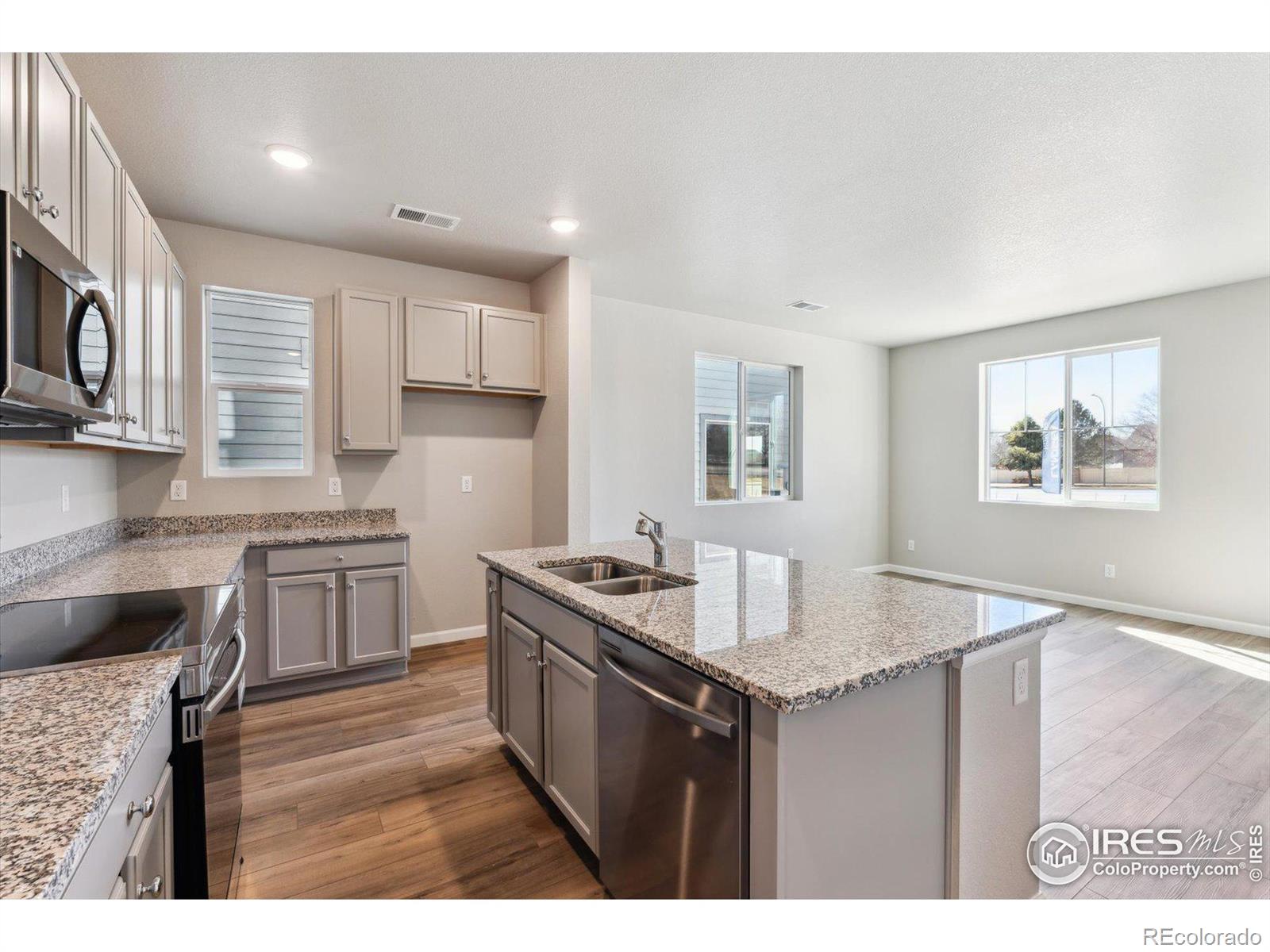 MLS Image #2 for 290  scaup lane,johnstown, Colorado