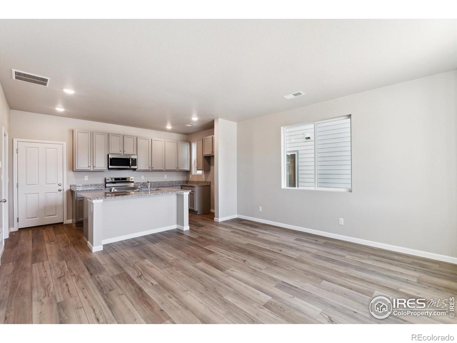 MLS Image #4 for 290  scaup lane,johnstown, Colorado