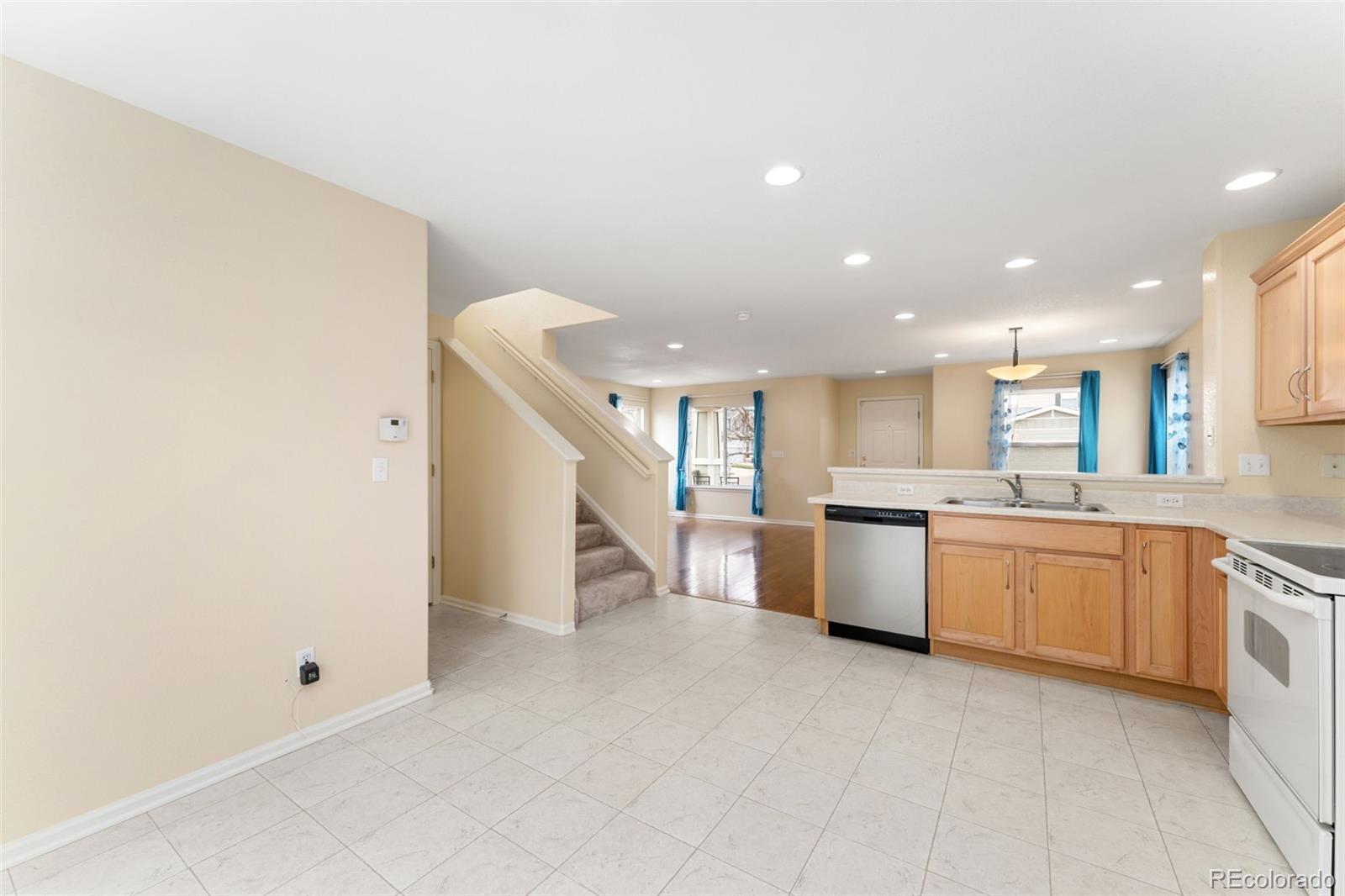 MLS Image #11 for 4325 s hoyt street,littleton, Colorado