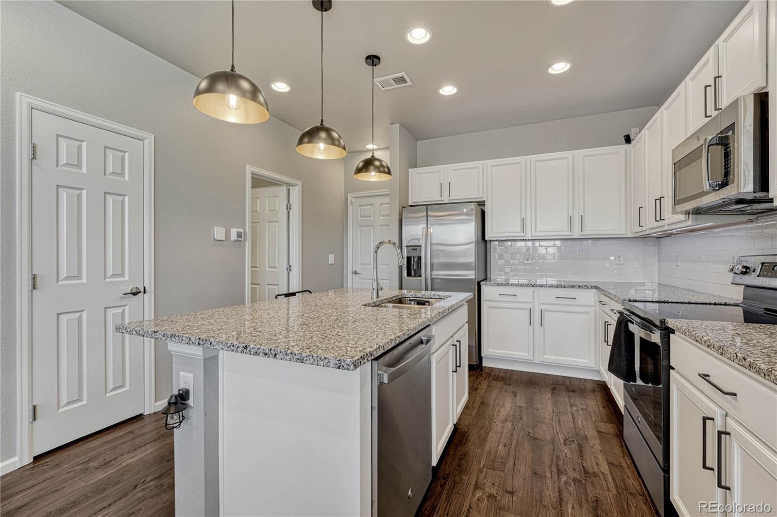 MLS Image #10 for 6541 n dunkirk street,denver, Colorado